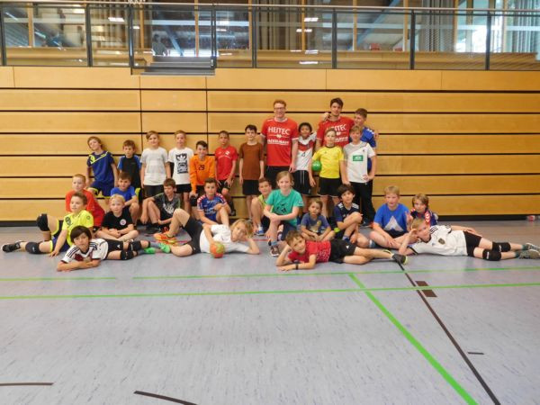 Handballtraining der besonderen Art bei den Kids in der Zeidler-Sporthalle